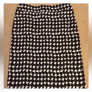 Talbots Black and White Houndstooth Stretch Pencil Skirt